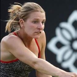 Каратанчева отново в турнири на WTA